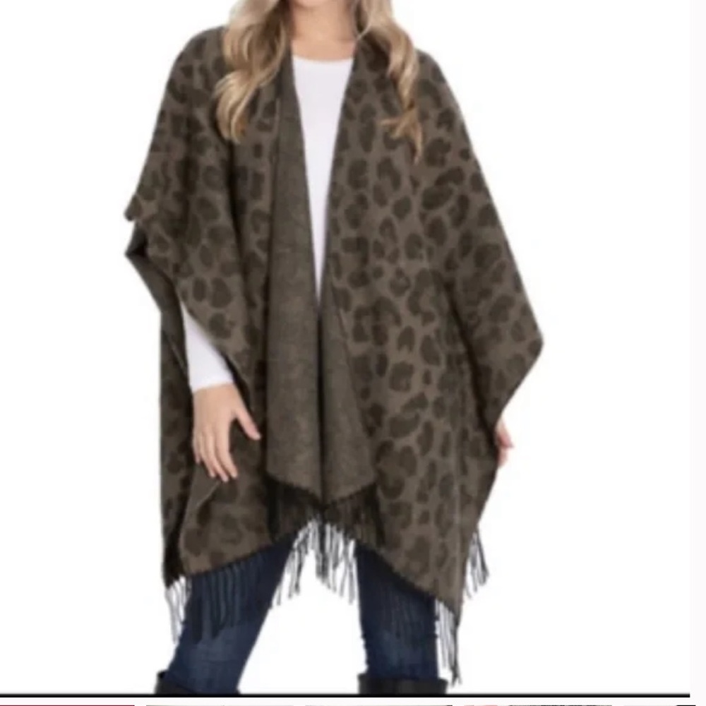 Woolrich Women’s Leopard Print Blanket Wrap with Fringe Detail